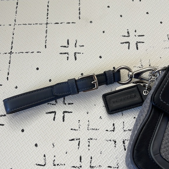 Black Coach Leather Large Wristlet - Like New - Picture 4 of 9
